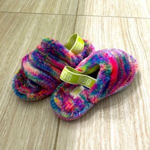 Girls Ugg slide slippers in size 1.
